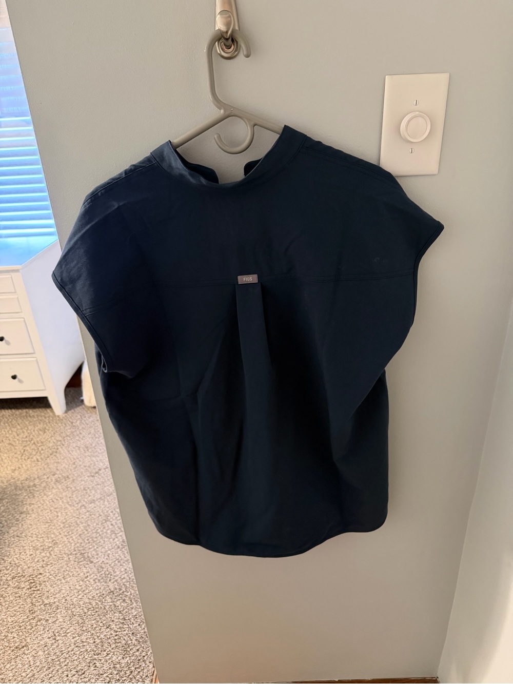FIGS Rafaela Oversized Scrub Top - Picture 2 of 3